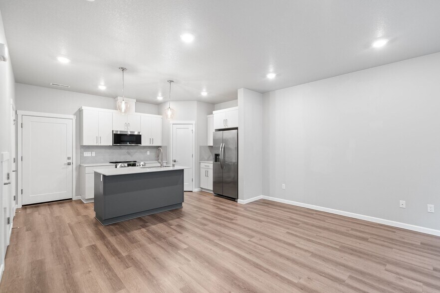 More Photos Of 16306 NE 20th St, Vancouver Multifamily For Sale