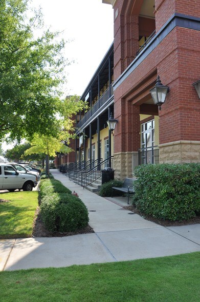 More Photos Of 201 Northlake Ave, Ridgeland General Retail For Lease