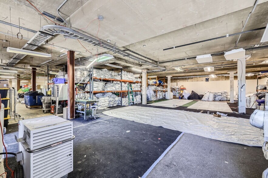 More Photos Of 5932-5934 McIntyre St, Golden Light Manufacturing For Sale