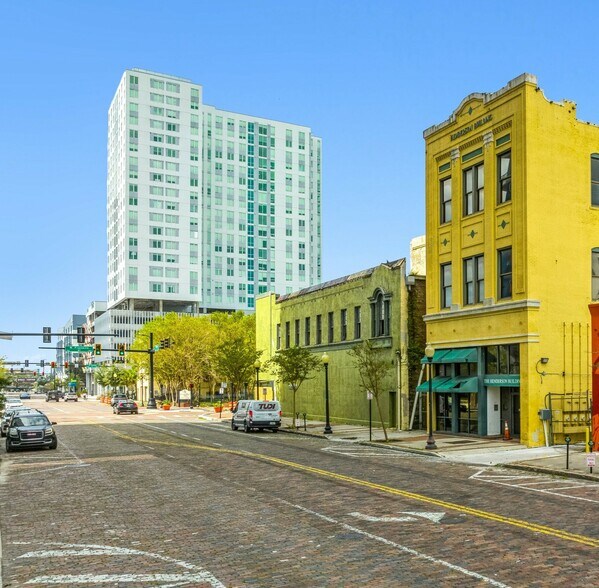 More Photos Of 1001 N Franklin St, Tampa Storefront Retail Residential For Sale
