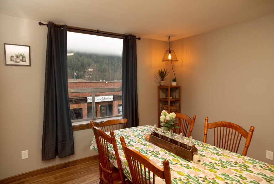 More Photos Of 152 Johnson Ave, Orofino Bar For Sale