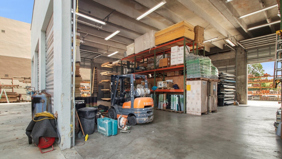 More Photos Of 14701 SW 137th St, Miami Light Distribution For Lease