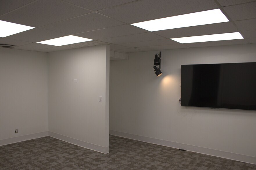 More Photos Of 1331 N Stewart Ave, Springfield Medical For Lease