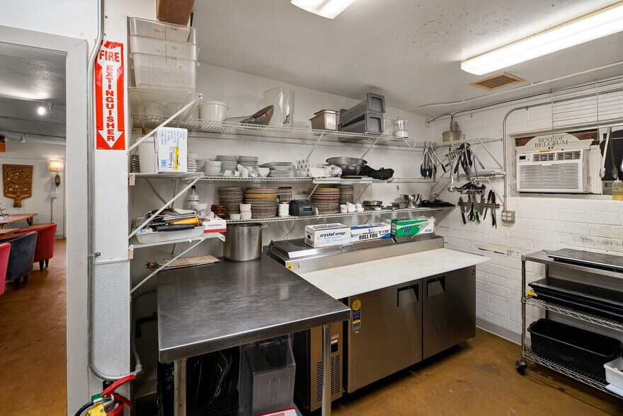 More Photos Of 102 E Pima St, Cottonwood Restaurant For Sale