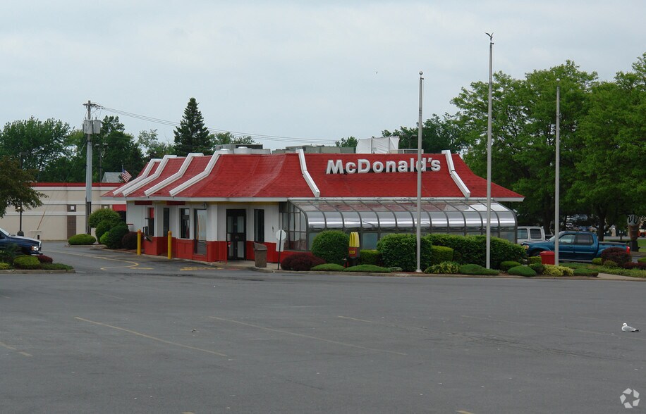 More Photos Of 3779 State Route 13, Pulaski Unknown For Lease