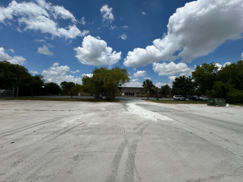 More Photos Of 1060 MacKintosh Dr, Brownsville Office For Sale