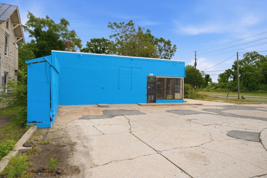 More Photos Of 414 S John St, Goldsboro General Retail For Sale