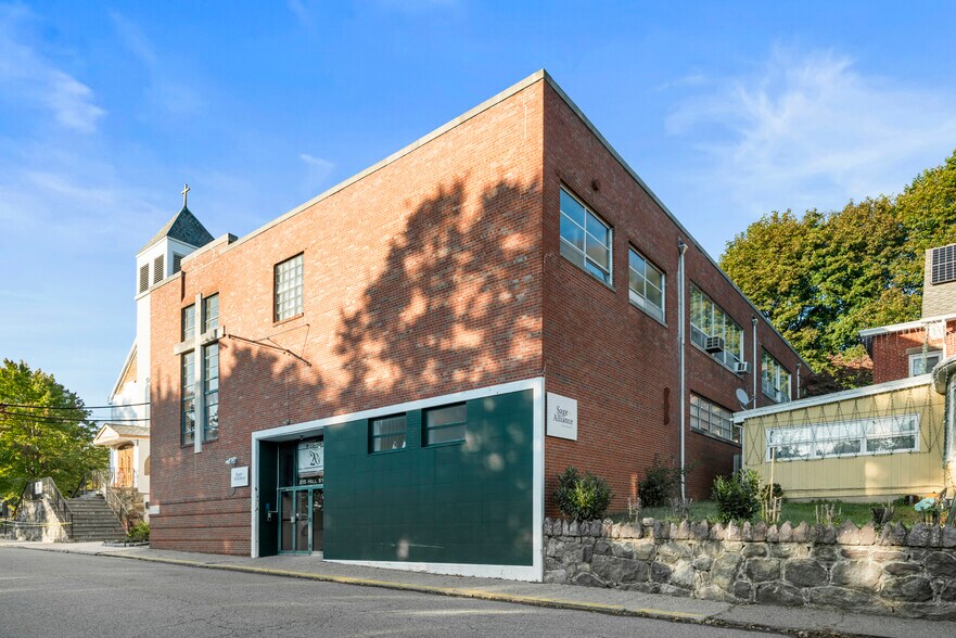 More Photos Of 215 Hill St, Boonton Schools For Lease