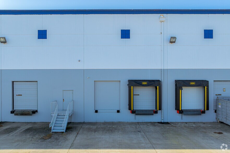 More Photos Of 3735 Cincinnati Ave, Rocklin Warehouse For Lease