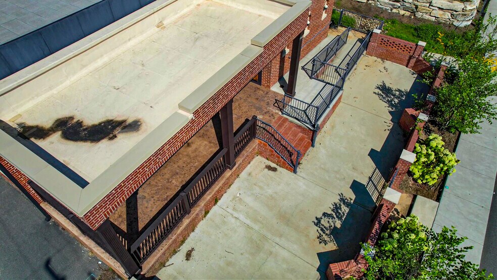 More Photos Of 128 Broadway St, Black Mountain Restaurant For Sale