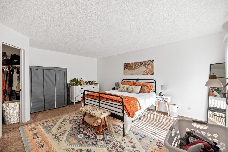 More Photos Of 73625-73665 Fred Waring Dr, Palm Desert Apartments For Sale