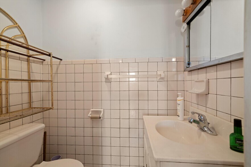 More Photos Of 591 Burnham Ave, Calumet City Office Residential For Sale