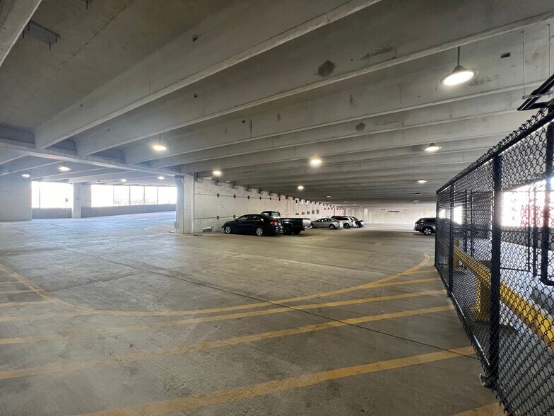 More Photos Of 202 W Berry St, Fort Wayne Office For Lease