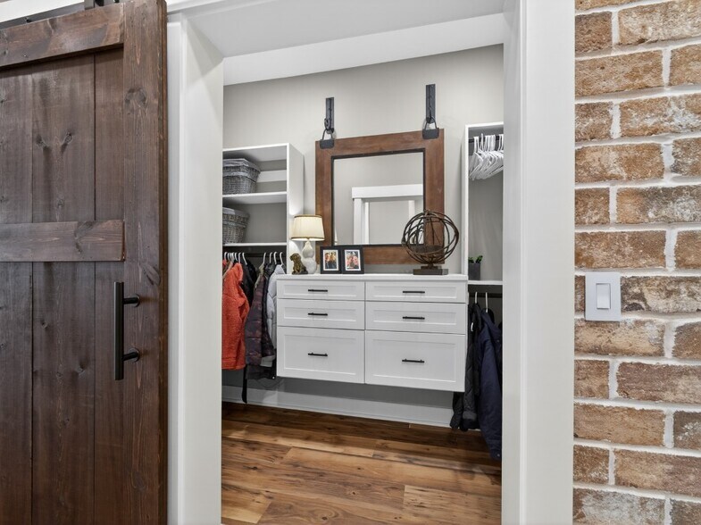 More Photos Of 15306 Covington Rd, Fort Wayne Flex For Sale