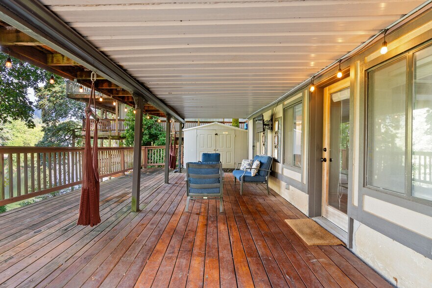 More Photos Of 1824 SW Greenway Cir, West Linn Specialty For Sale