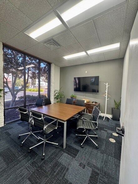More Photos Of 2721 Santa Maria Way, Santa Maria Office For Lease