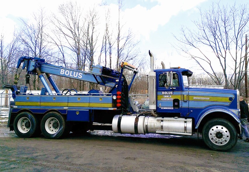 More Photos Of 922 Sanderson St, Throop Service For Sale