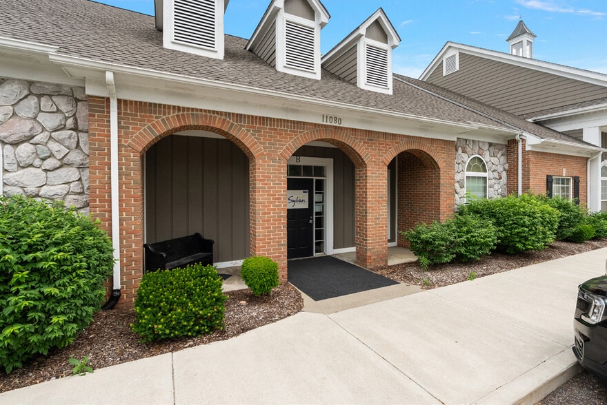 More Photos Of 11080 Hall Rd, Sterling Heights Medical For Lease