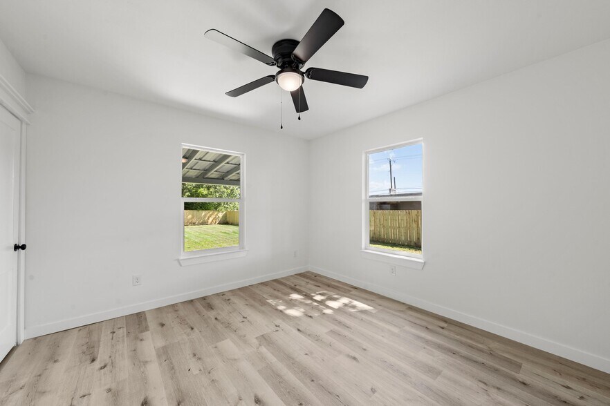 More Photos Of 103 E Stegall Rd, Robinson Specialty For Sale