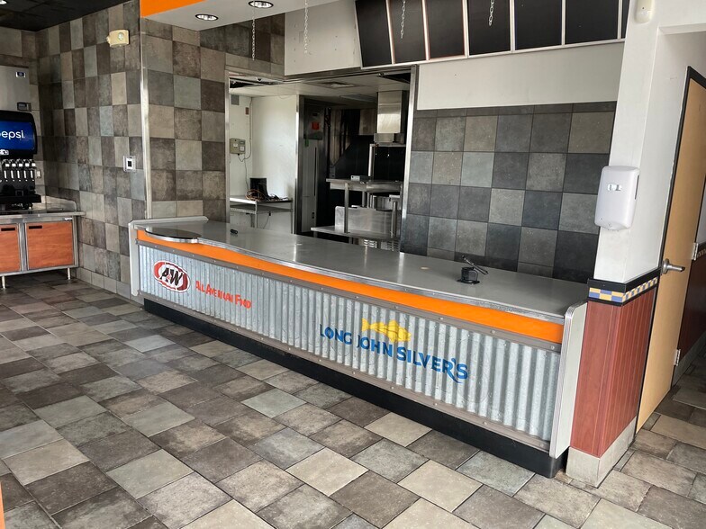 More Photos Of 1420 E Main St, Carbondale Fast Food For Sale