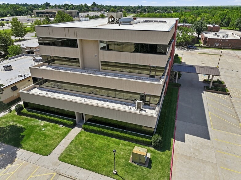 More Photos Of 13321 N Meridian Ave, Oklahoma City Medical For Lease