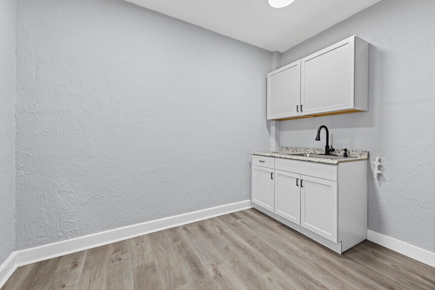 More Photos Of 3205 Kendall St, Detroit Apartments For Sale