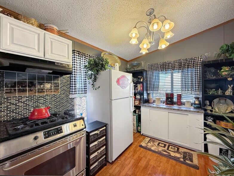 More Photos Of 5955 Sawmill Mesa Rd, Delta Specialty For Sale