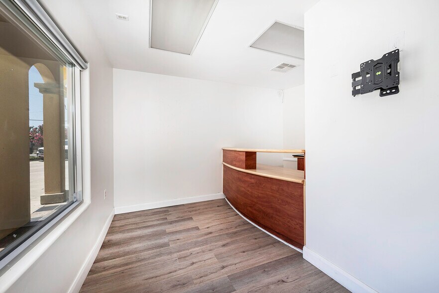 More Photos Of 23601 Avalon Blvd, Carson General Retail For Sale