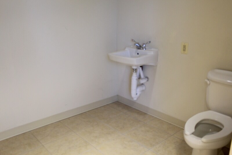 More Photos Of 21785 Filigree Ct, Ashburn Medical For Lease