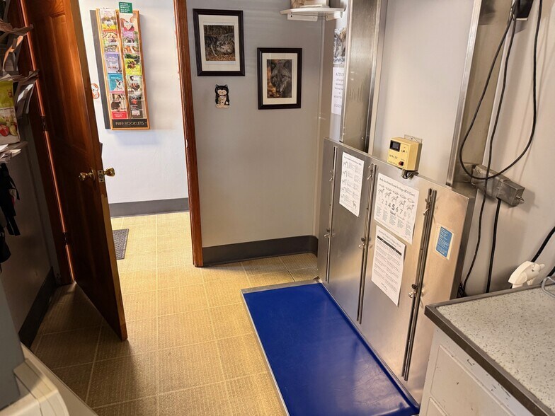 More Photos Of 317 Highway 35 N, Neptune City Veterinarian Kennel For Sale