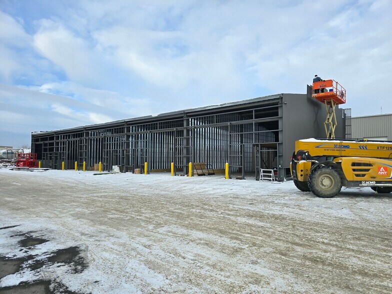 More Photos Of 14 Griffin Industrial Pt, Cochrane Warehouse For Lease