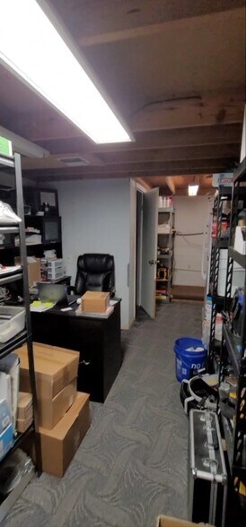 More Photos Of 1133 Industrial Blvd, Naples Manufacturing For Lease