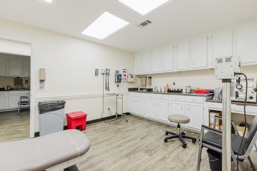 More Photos Of 412 E 4th Ave, Cordele Healthcare For Sale