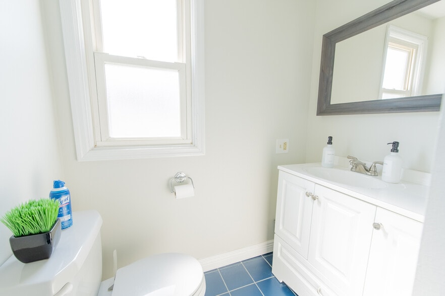 More Photos Of 4154 Crescent Dr, Saint Louis Office For Sale
