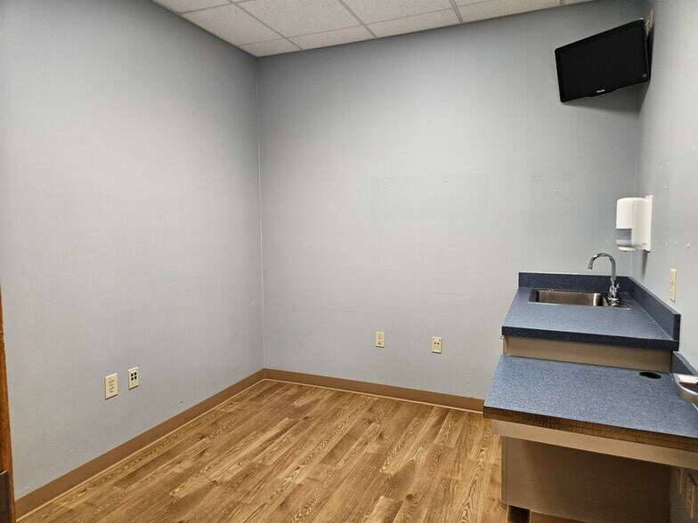 More Photos Of 2459 Emerald Pl, Greenville Medical For Sale