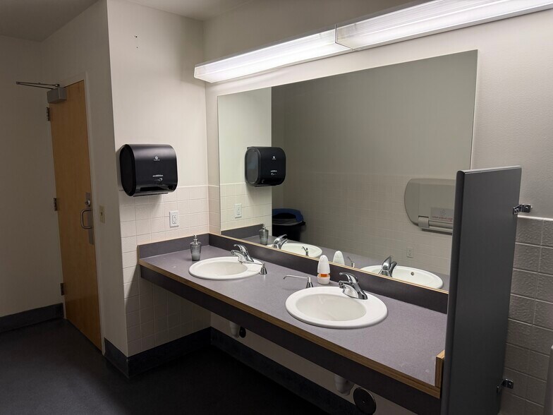 More Photos Of 1784 N Aaron Dr, Tooele Office For Sale