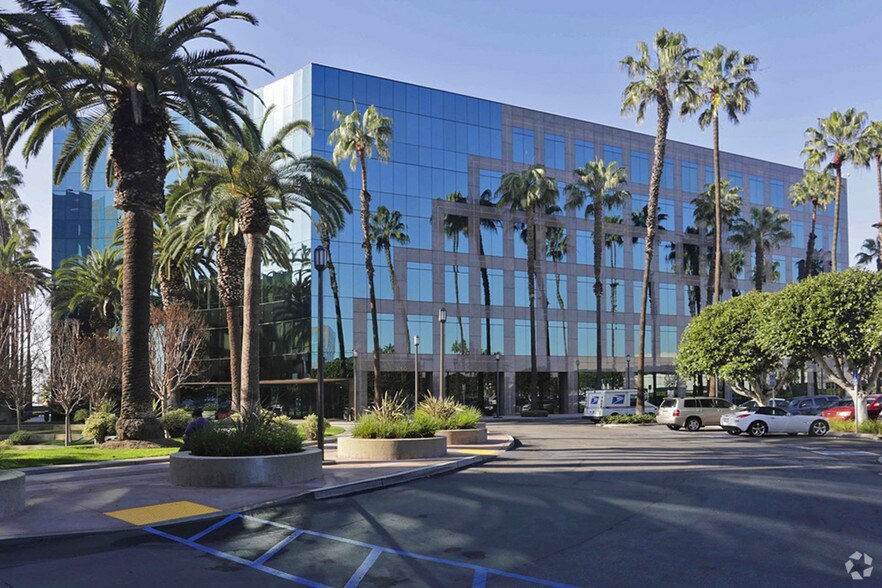 More Photos Of 3900 Kilroy Airport Way, Long Beach Unknown For Lease