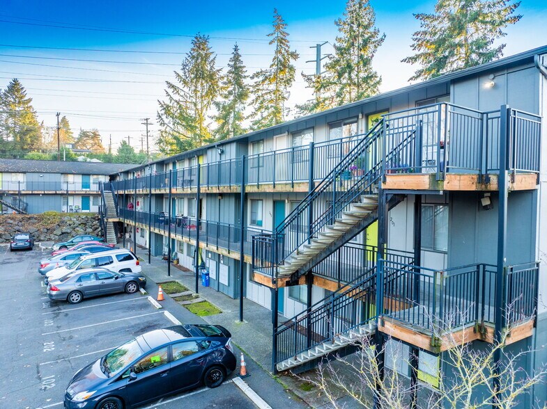 Primary Photo Of 10500 51st Ave S, Seattle Apartments For Sale