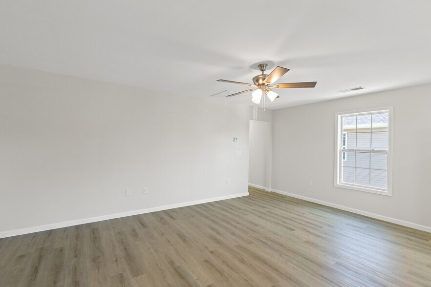 More Photos Of 275-277 Broadway St, Irvine Apartments For Sale