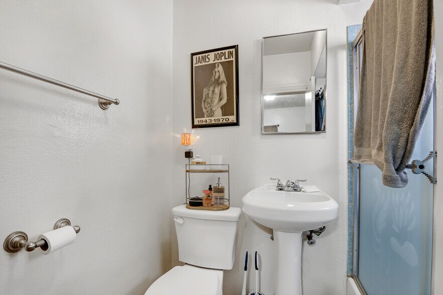 More Photos Of 1917 New Jersey St, Los Angeles Multifamily For Sale