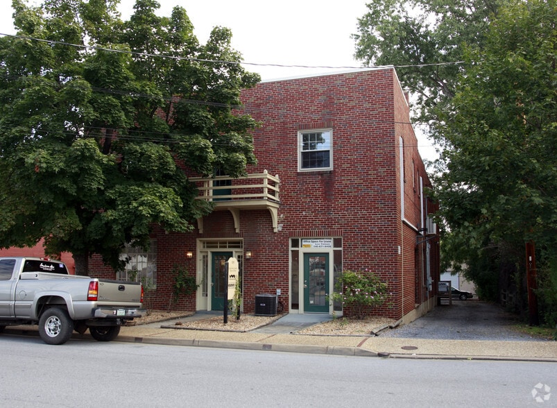 Primary Photo Of 115 Chester St, Front Royal Flex For Lease