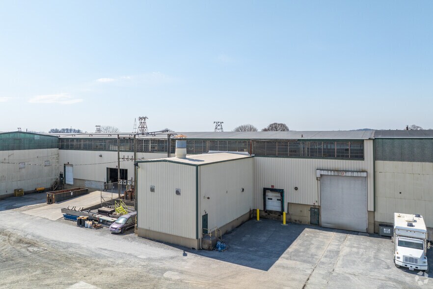 More Photos Of 235 N 16th St, Lebanon Manufacturing For Lease