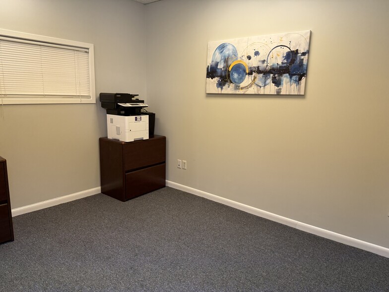 More Photos Of 375 Sunrise Hwy, Lynbrook Storefront Retail Office For Lease