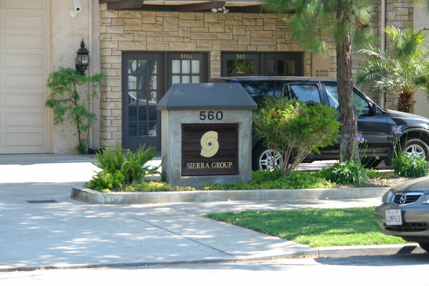 More Photos Of 560 Riverdale Dr, Glendale Warehouse For Sale