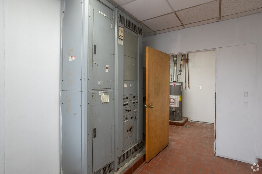 More Photos Of 2781 US Route 5 N, Windsor Fast Food For Sale