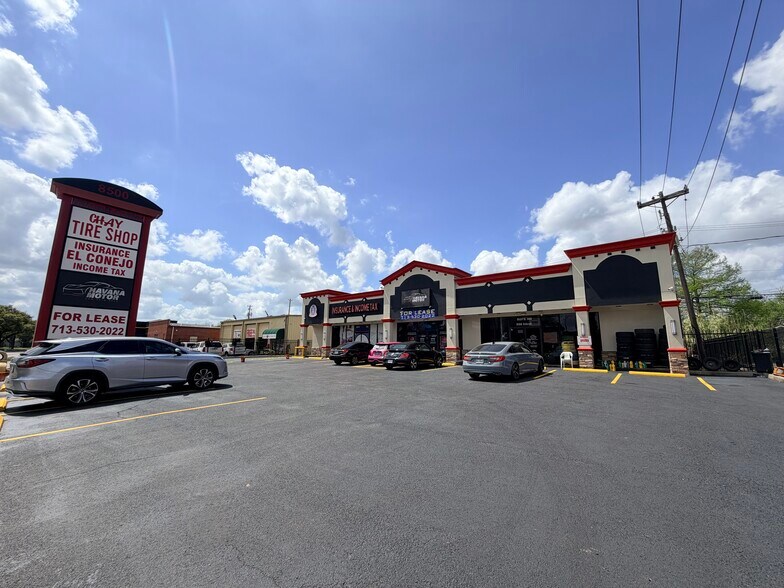More Photos Of 8500 Hillcroft Ave, Houston Storefront Retail Office For Lease