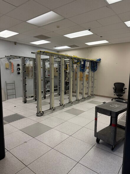 More Photos Of 509 Commerce Blvd, Crawfordville Warehouse For Lease