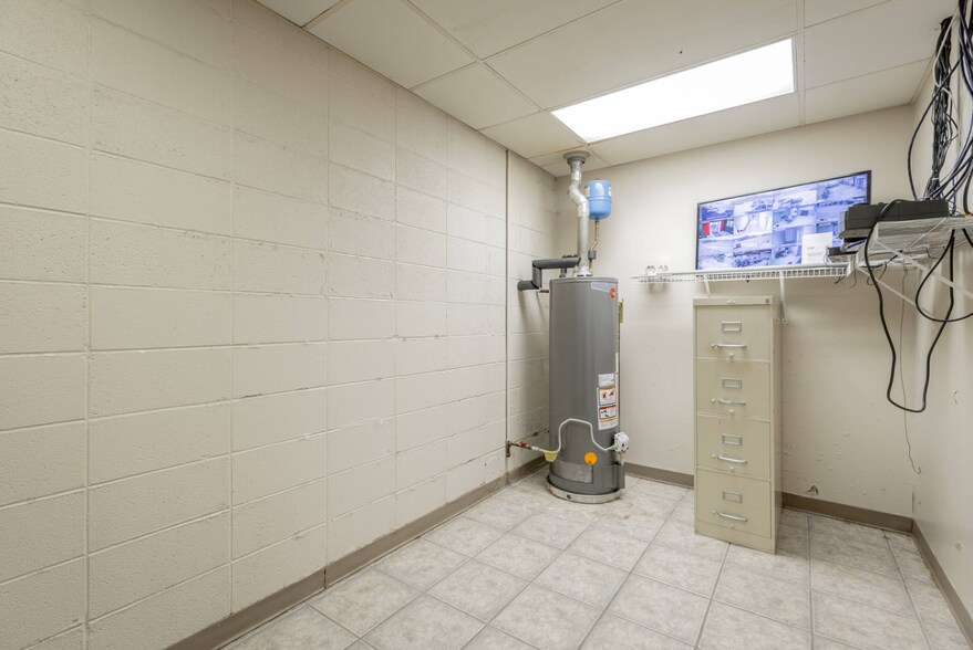 More Photos Of 218 Industrial Park Dr, Soddy Daisy Light Distribution For Sale