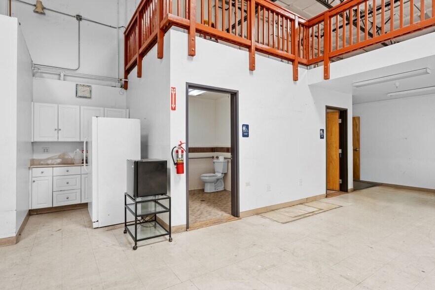 More Photos Of 1515-1539 Olivella Way, San Diego Warehouse For Sale