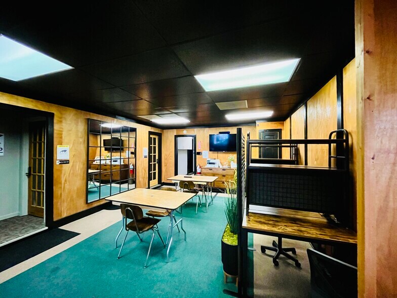 More Photos Of 74135 Church St, Armada Office Residential For Lease